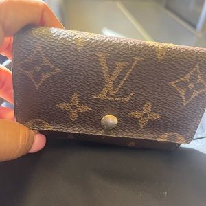 Louis Vuitton 6 key ring holder